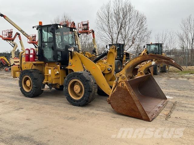 CAT 920 Gumikerekes homlokrakodók