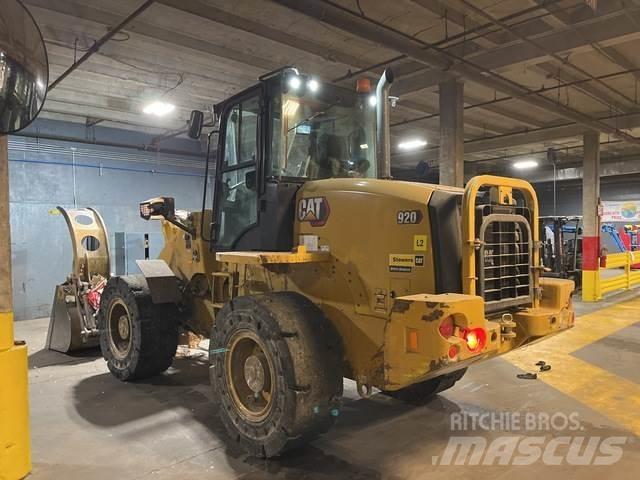 CAT 920 Gumikerekes homlokrakodók