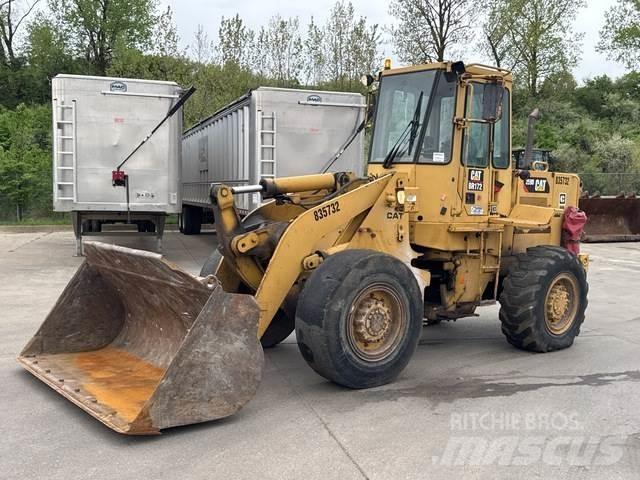 CAT 926 Gumikerekes homlokrakodók