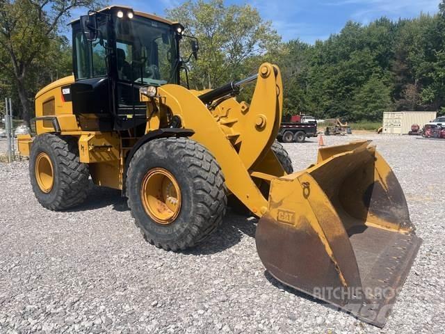 CAT 926M Gumikerekes homlokrakodók