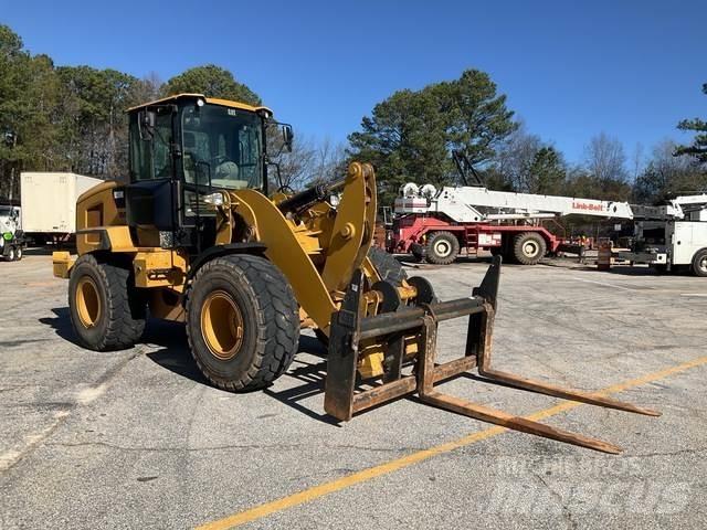 CAT 926M Gumikerekes homlokrakodók