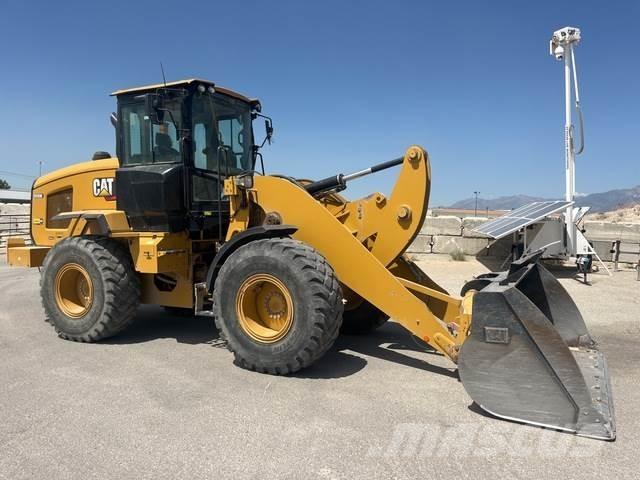 CAT 926M Gumikerekes homlokrakodók