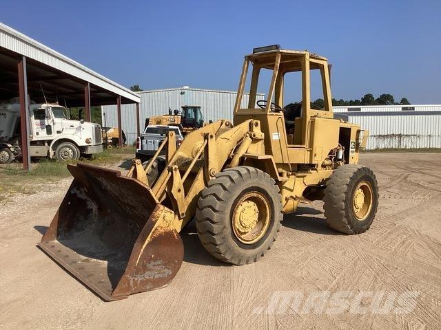 CAT 930 Gumikerekes homlokrakodók