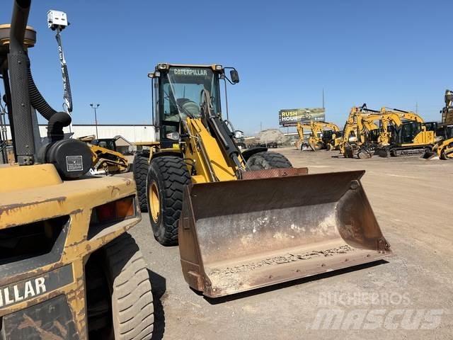 CAT 930G Gumikerekes homlokrakodók