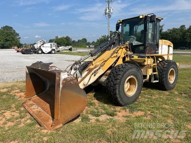 CAT 930G Gumikerekes homlokrakodók