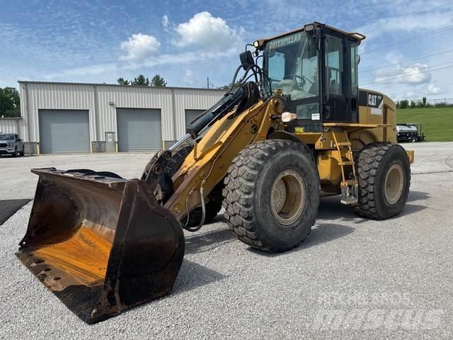 CAT 930H Gumikerekes homlokrakodók