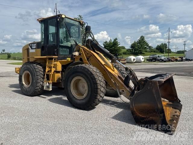 CAT 930H Gumikerekes homlokrakodók