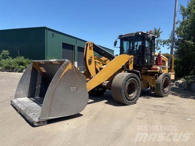 CAT 930K Gumikerekes homlokrakodók