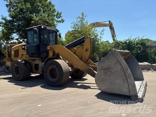 CAT 930K Gumikerekes homlokrakodók