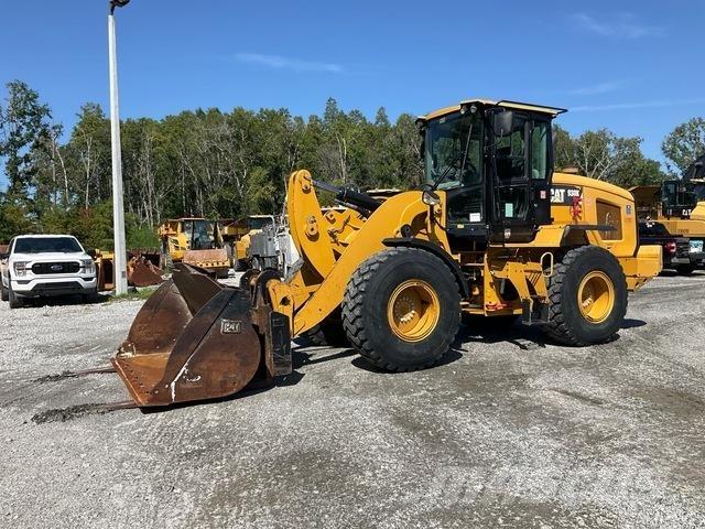 CAT 930K Gumikerekes homlokrakodók