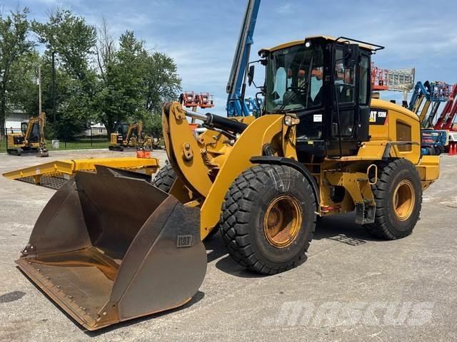 CAT 930M Gumikerekes homlokrakodók