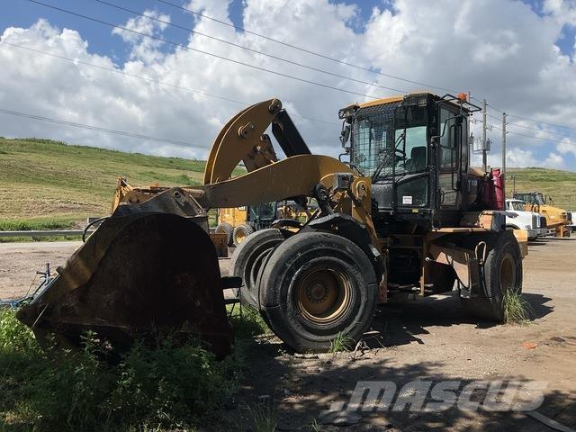 CAT 930M Gumikerekes homlokrakodók