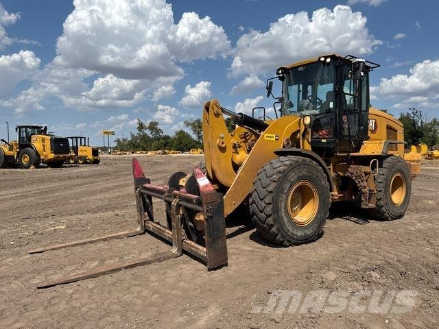 CAT 930M Gumikerekes homlokrakodók