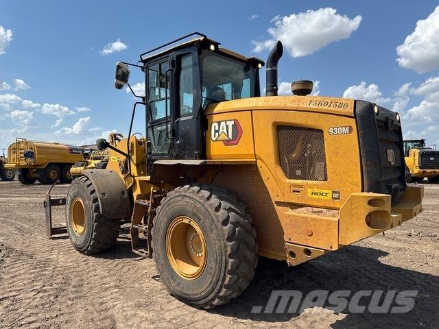 CAT 930M Gumikerekes homlokrakodók