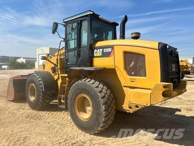 CAT 930M Gumikerekes homlokrakodók