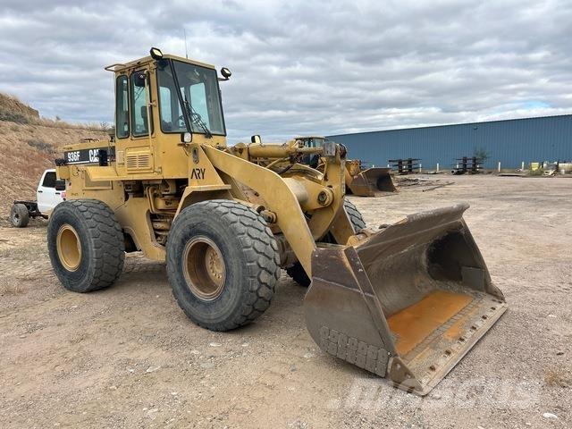 CAT 936F Gumikerekes homlokrakodók