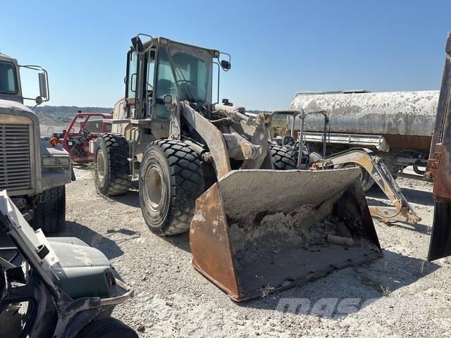 CAT 938G Gumikerekes homlokrakodók