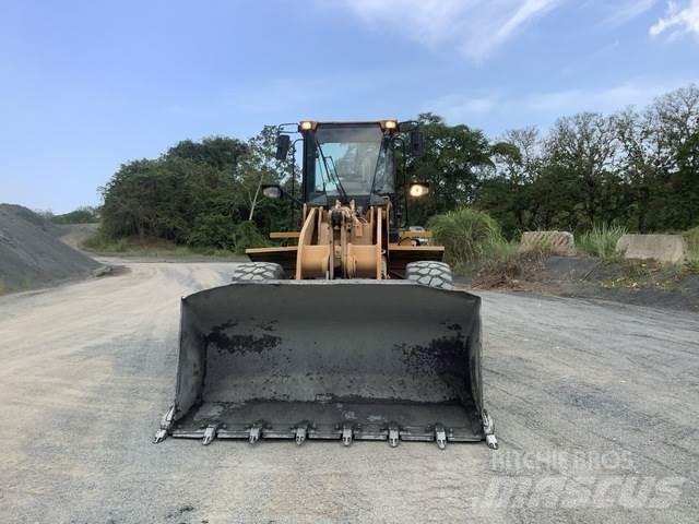 CAT 938H Gumikerekes homlokrakodók