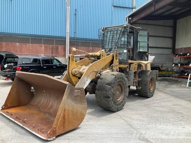 CAT 938H Gumikerekes homlokrakodók