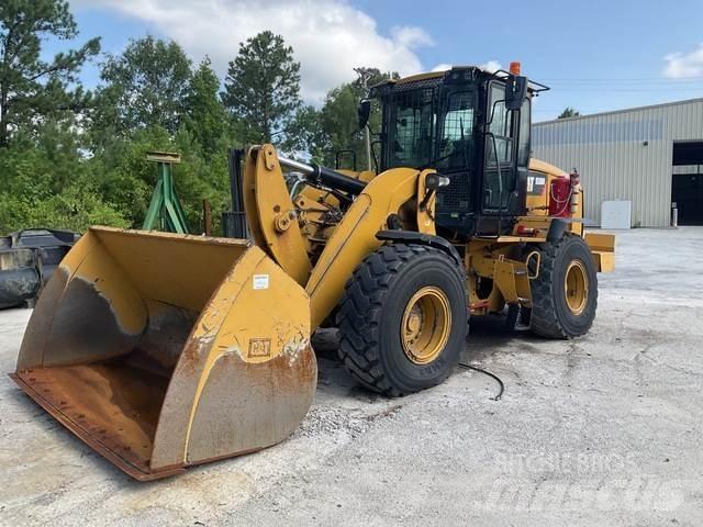 CAT 938M Gumikerekes homlokrakodók