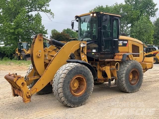 CAT 938M Gumikerekes homlokrakodók