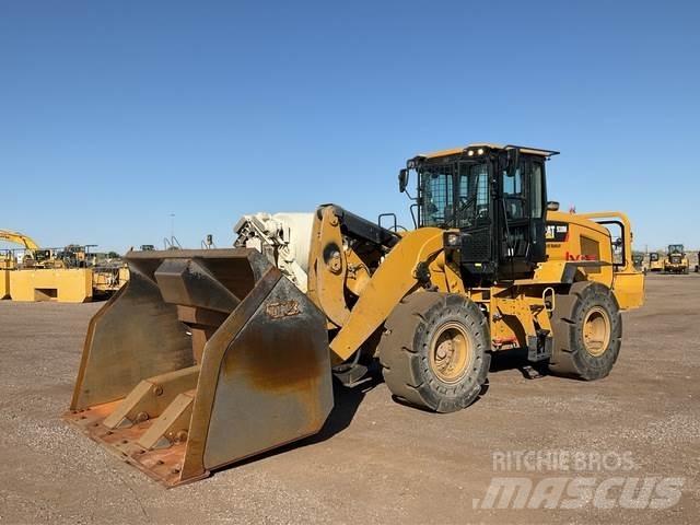 CAT 938M Gumikerekes homlokrakodók