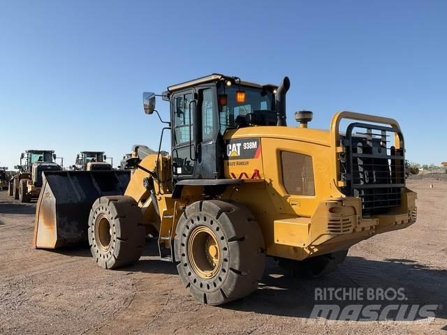 CAT 938M Gumikerekes homlokrakodók