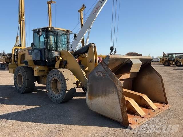 CAT 938M Gumikerekes homlokrakodók