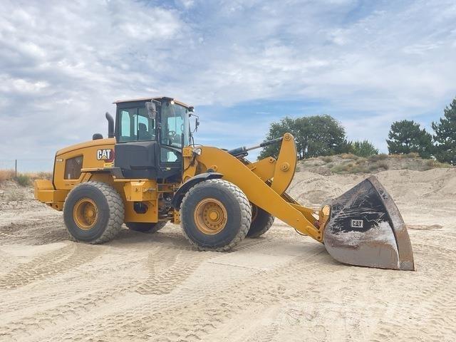 CAT 938M Gumikerekes homlokrakodók