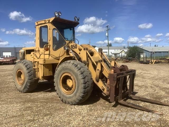 CAT 950 Gumikerekes homlokrakodók