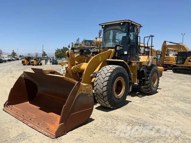 CAT 950 Gumikerekes homlokrakodók
