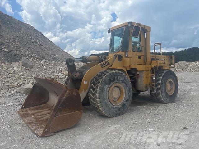 CAT 950E Gumikerekes homlokrakodók