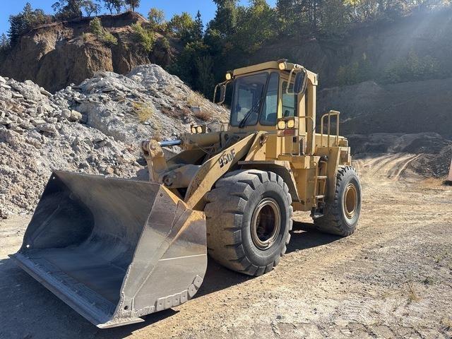CAT 950F Gumikerekes homlokrakodók