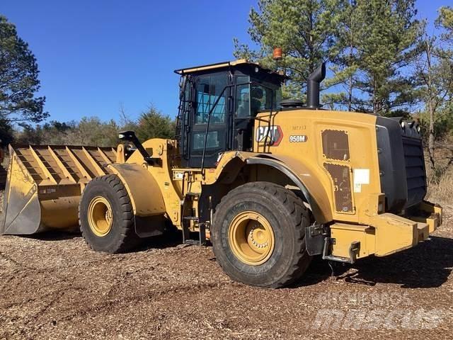 CAT 950M Gumikerekes homlokrakodók