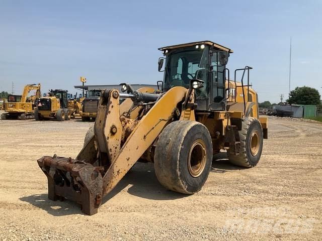 CAT 950M Gumikerekes homlokrakodók