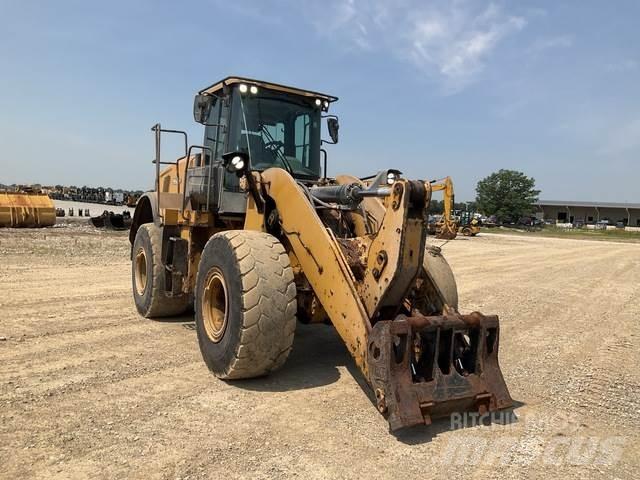 CAT 950M Gumikerekes homlokrakodók