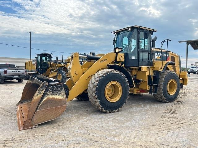 CAT 950M Gumikerekes homlokrakodók