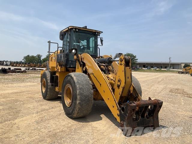CAT 950M Gumikerekes homlokrakodók