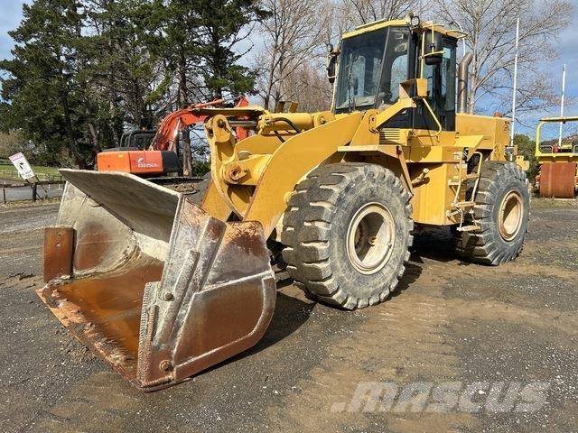 CAT 960F Gumikerekes homlokrakodók