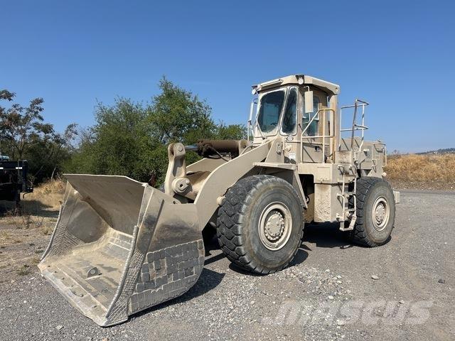 CAT 966D Gumikerekes homlokrakodók
