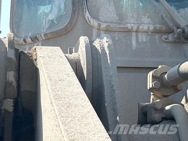 CAT 966D Gumikerekes homlokrakodók