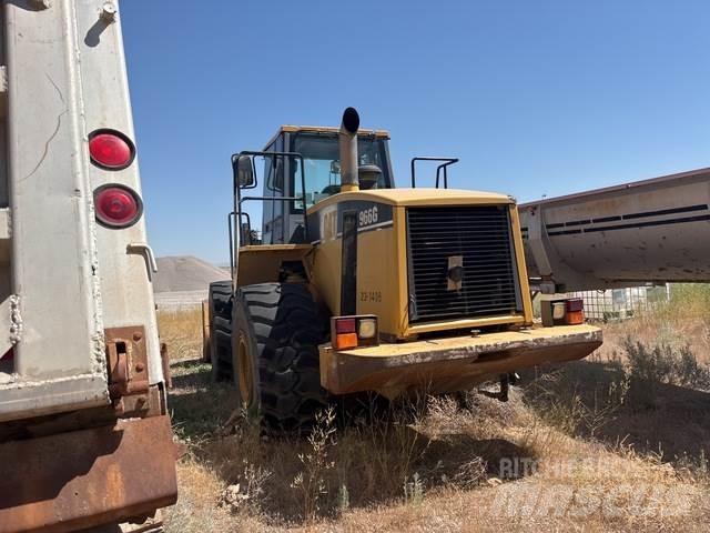 CAT 966G Gumikerekes homlokrakodók