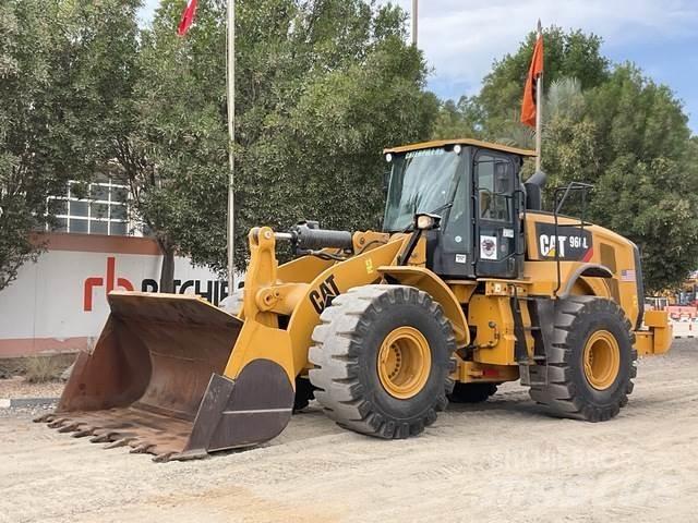 CAT 966L Gumikerekes homlokrakodók