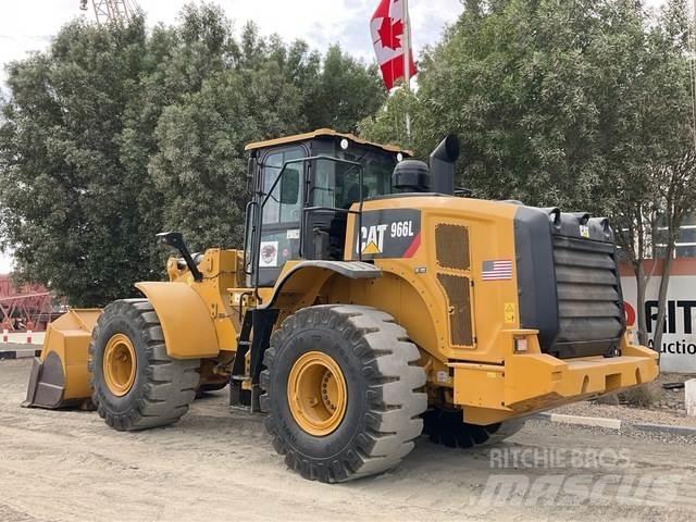 CAT 966L Gumikerekes homlokrakodók
