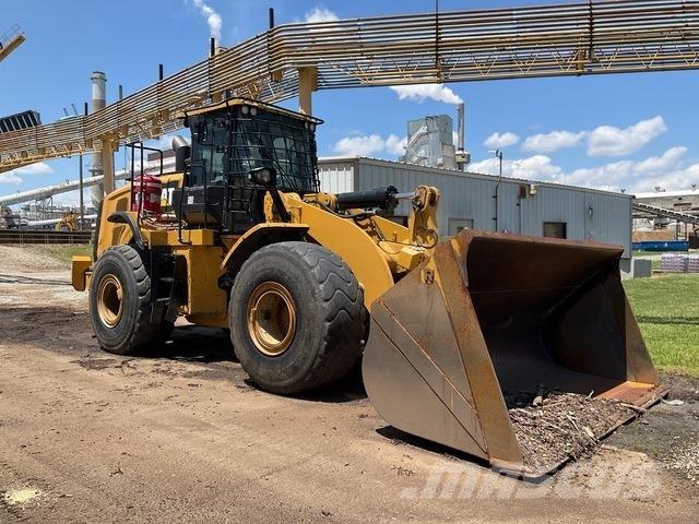 CAT 966M Gumikerekes homlokrakodók