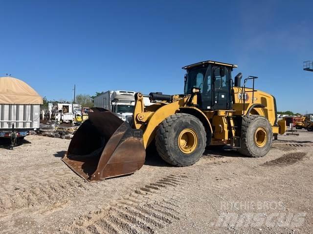 CAT 966M Gumikerekes homlokrakodók