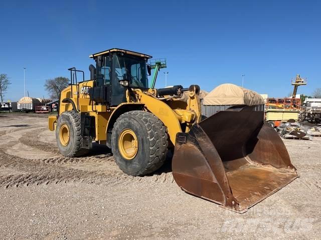 CAT 966M Gumikerekes homlokrakodók