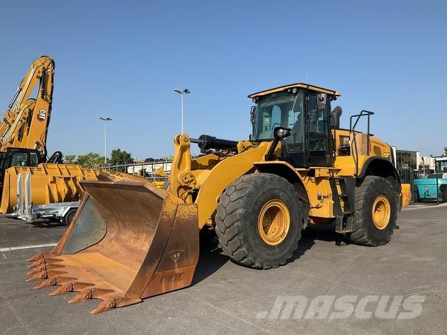 CAT 966M Gumikerekes homlokrakodók
