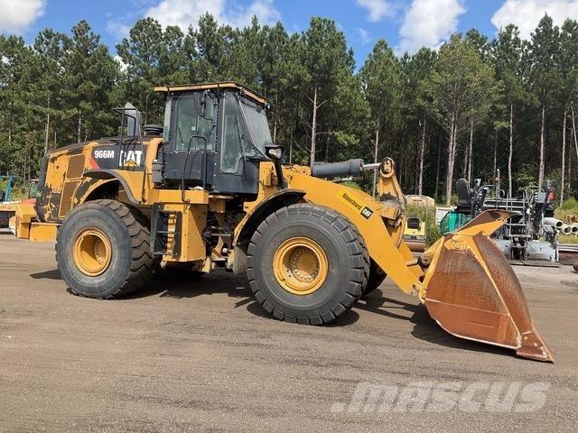 CAT 966M Gumikerekes homlokrakodók