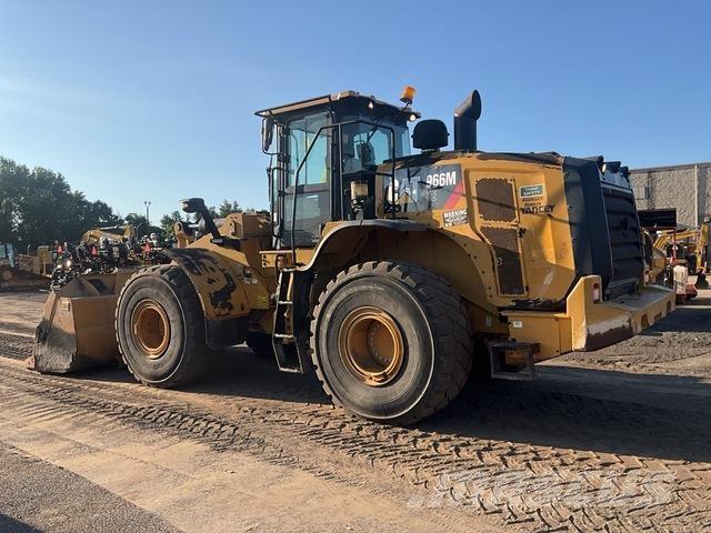 CAT 966M XE Gumikerekes homlokrakodók